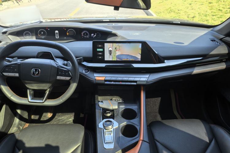 Used Changan UNI-V 2022 1.5T Prestige Version