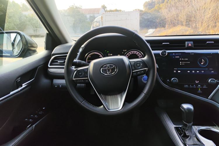 Used Toyota Camry 2019 Dual-Engine 2.5 HG Luxury Edition China VI Standard
