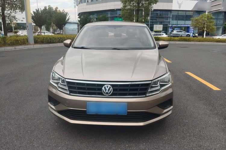 Used Volkswagen Jetta 2017 1.5L Manual Fashion Edition
