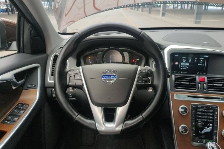 Used Volvo XC60 2015 T6 AWD Smart Version
