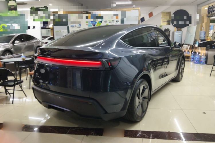 Used Tesla Model Y 2025 Rear-Wheel-Drive Version
