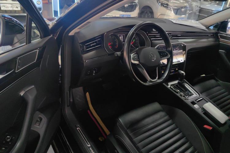 Used Volkswagen Magotan 2020 330TSI DSG Leading Model
