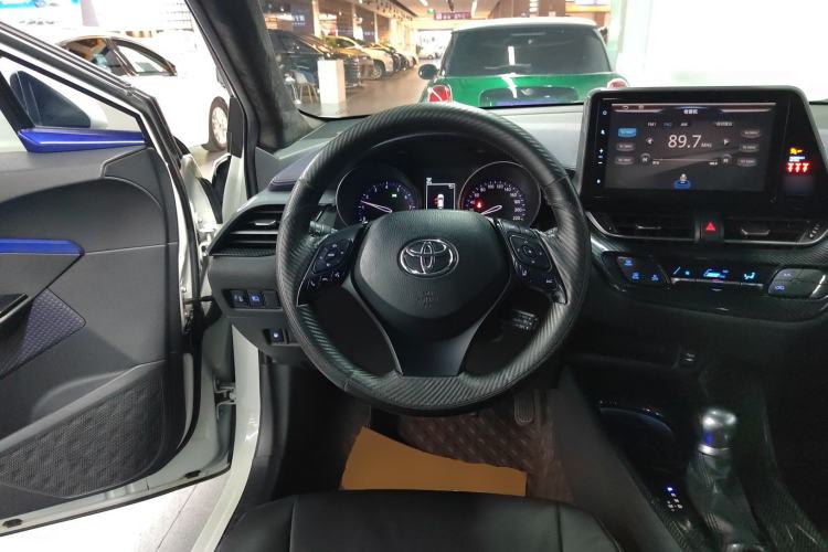 Used Toyota C-HR 2018 2.0L Leading Edition China VI
