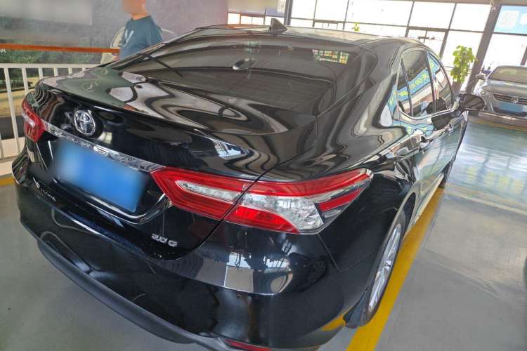 Used Toyota Camry 2021 2.0G Luxury Edition
