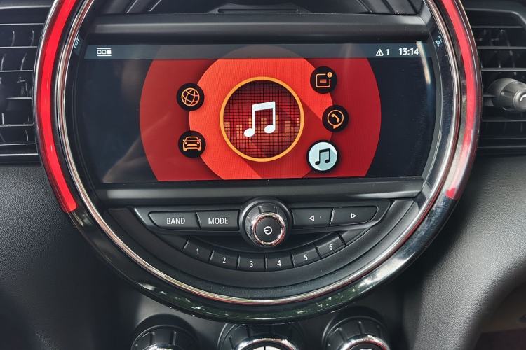 Used  MINI 2018 1.5T COOPER Classic Edition Five-Door Version
