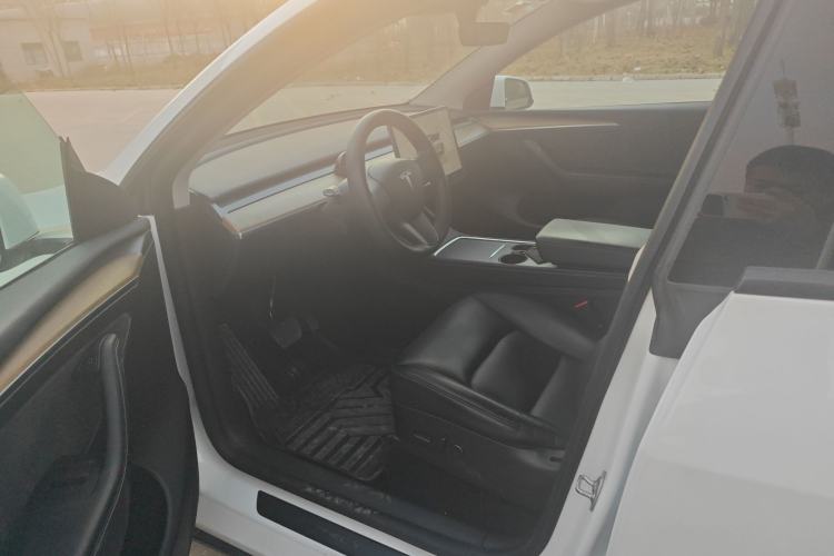 Used Tesla Model Y 2022 Rear-Wheel-Drive Version
