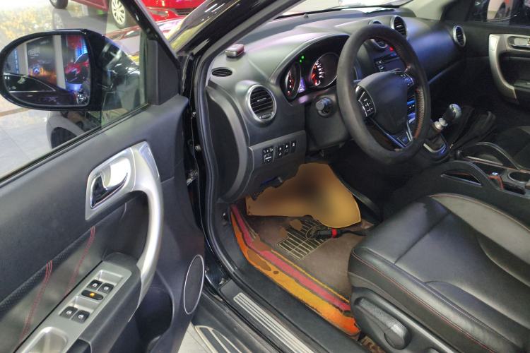 Used Haval H6 2016 Upgraded Model 1.5T Manual Two-Wheel Drive Elite Version
