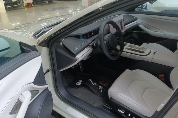 Used  SU7 2024 Four-Wheel Drive Ultra-Long Range Advanced Intelligent Driving Max Edition
