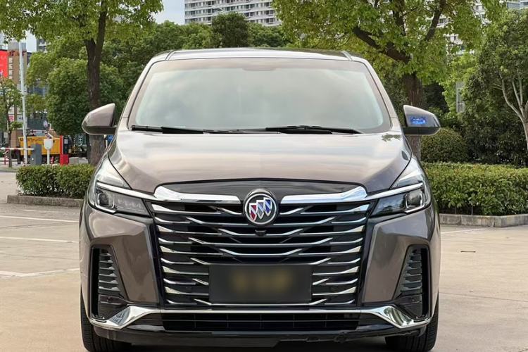 Used Buick GL8 2023 Land Executive Class Comfort Model
