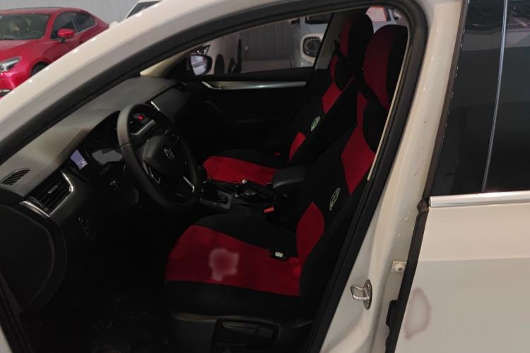 Used Skoda Octavia 2018 1.6L Automatic Comfort Edition
