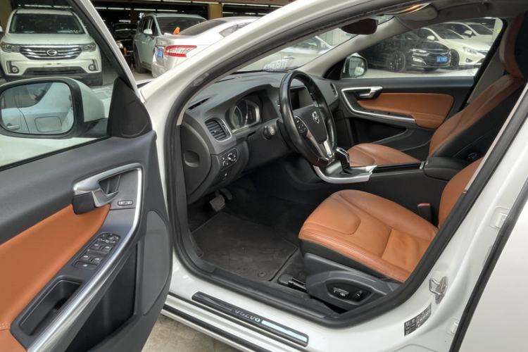 Used Volvo S60 2015 S60L T5 Intelligent Drive Edition
