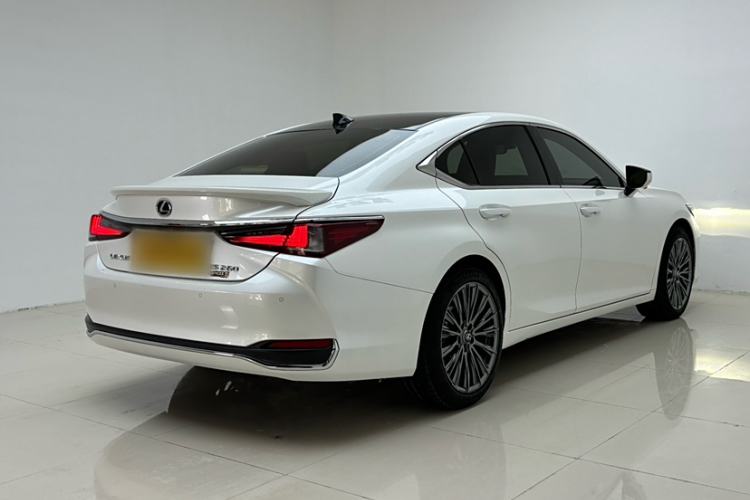 Used Lexus ES 2022 200 Excellence Edition
