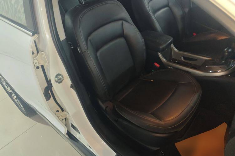 Used Kia Sportage R 2015 2.0L Automatic Two-Wheel Drive DLX Model
