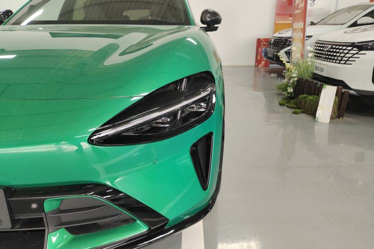 Used Xiaomi Auto YU7 2025 Ultra-Long Range High-Performance All-Wheel-Drive Max Edition
