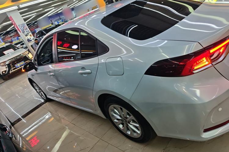 Used Toyota Corolla 2021 Dual-Motor 1.8L E-CVT Elite Edition
