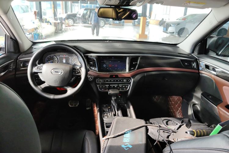 Used GAC Trumpchi GS8 2017 320T Two-Wheel Drive Luxury Smart Connectivity Version (7 Seats)
