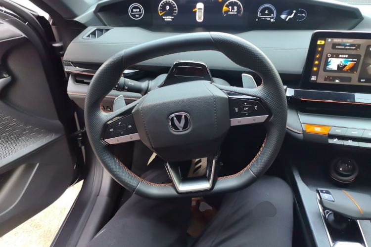 Used Changan UNI-V 2022 1.5T Prestige Version
