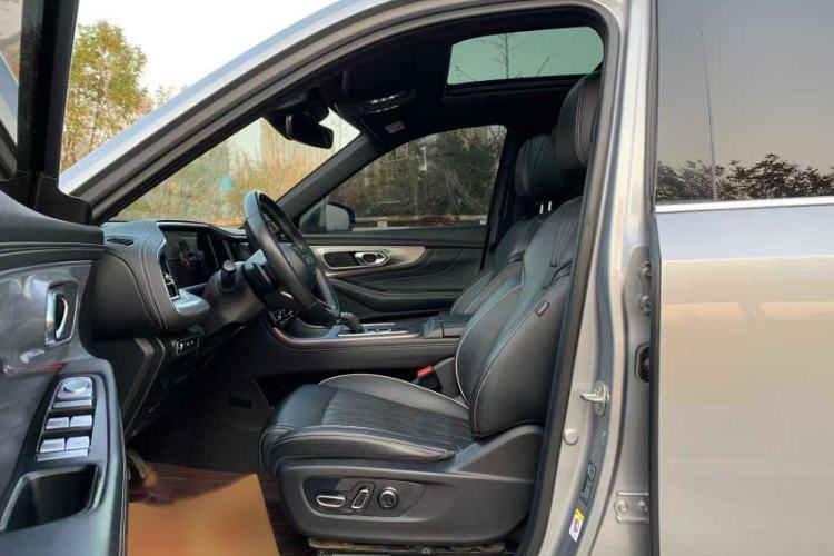 Used GAC Trumpchi GS8 2022 Linghang Series 2.0 TGDI Two-Wheel-Drive Luxury Smart Connectivity Version (7 Seats)
