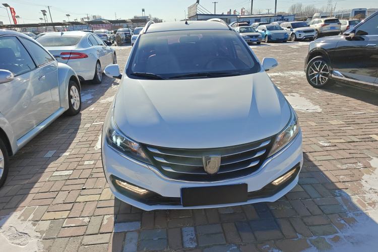 Used Baojun 310W 2017 1.5L Manual Fashion Model China V
