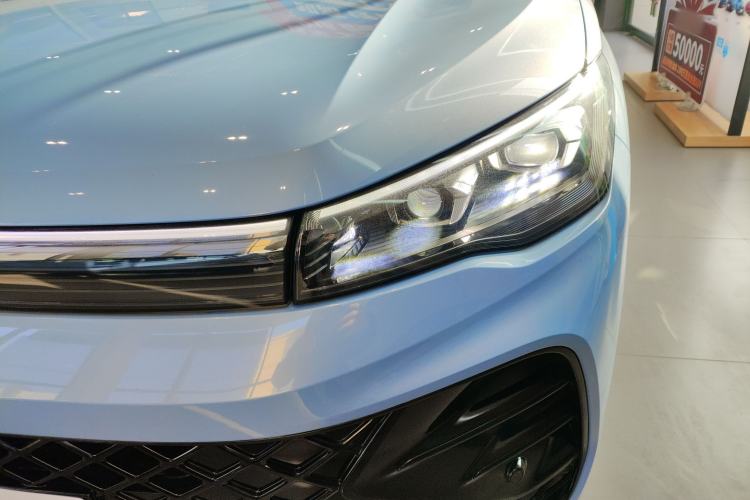 TDK.VehicleDetails.img