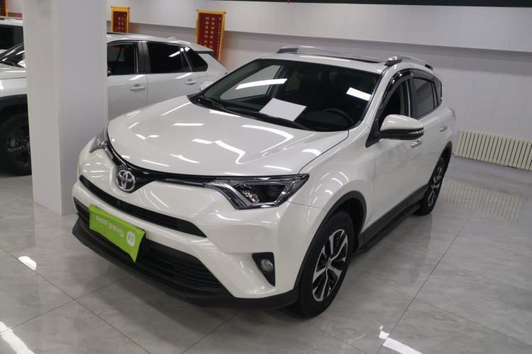 Used Toyota RAV4 2019 2.0L CVT Two-Wheel Drive Comfort Edition China VI Standard