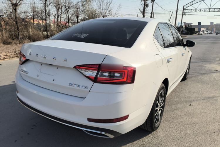 Used Skoda Octavia 2019 1.5L Automatic Smart Drive Luxury Edition China VI Standard
