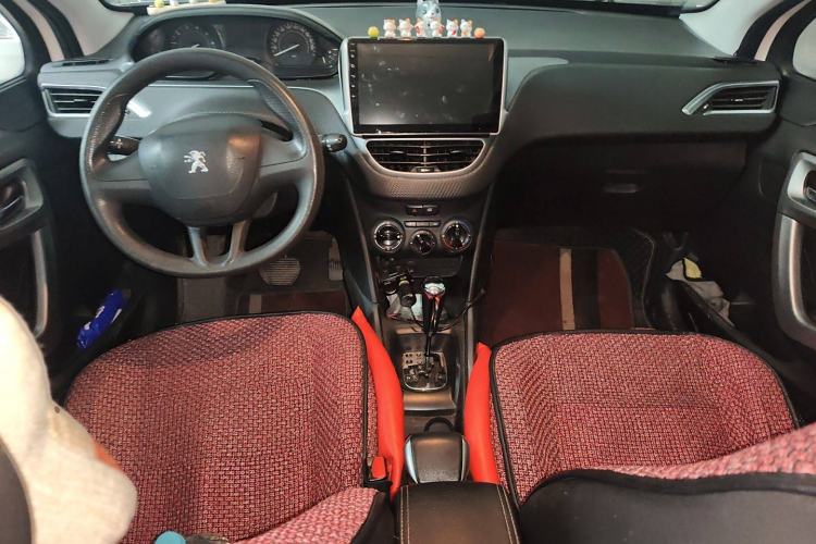 Used Peugeot 2008 2015 1.6L Automatic Playcool Edition
