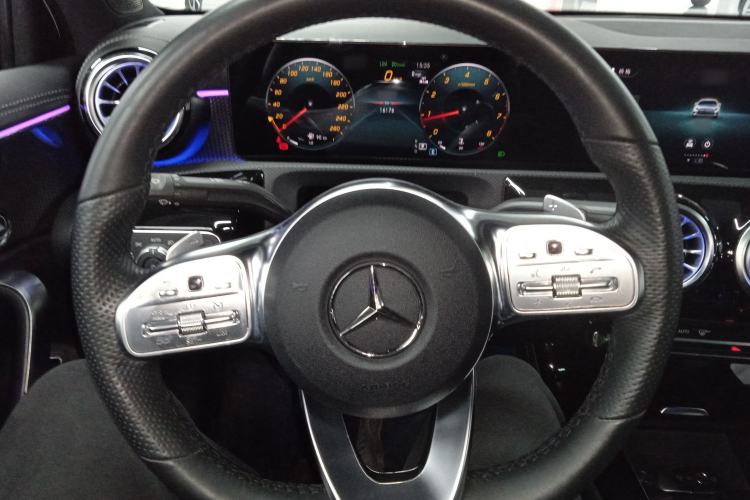 Used Mercedes-Benz A-Class 2022 Revised Version A 200 L Sport Sedan Fashionable Style