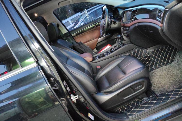 Used GAC Trumpchi GS8 2017 320T Two-Wheel Drive Luxury Smart Connectivity Version (7 Seats)