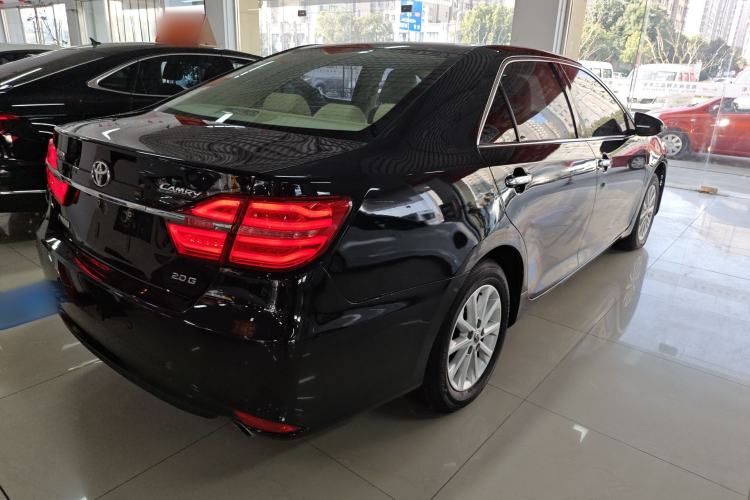 Used Toyota Camry 2016 2.0G 10th Anniversary Leading Edition
