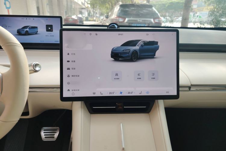 Used Hima Luxeed R7 2024 All-Electric 667 km Max
