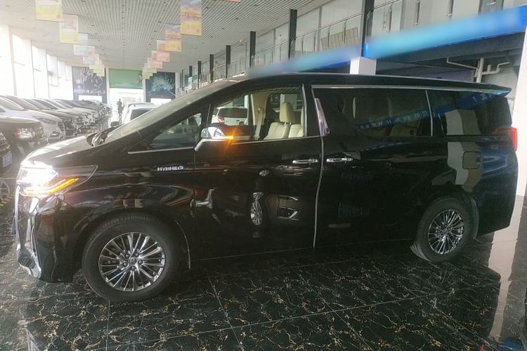 Used Toyota Alphard 2021 Dual-Engine 2.5L Luxury Edition

