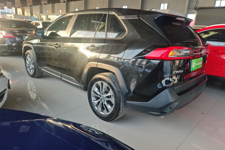 Used Toyota Wildlander 2023 2.0L CVT Two-Wheel Drive Leading Edition