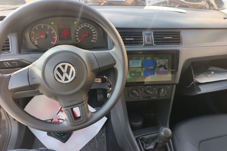 Used Volkswagen Santana 2015 1.6L Manual Fashion Edition
