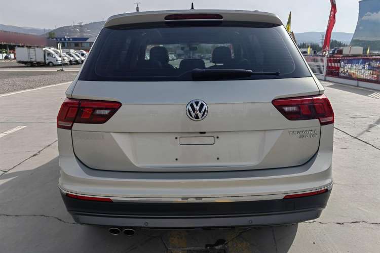Used Volkswagen Tiguan L 2020 330TSI Automatic Two-Wheel Drive Smart Luxury Edition China VI Standard

