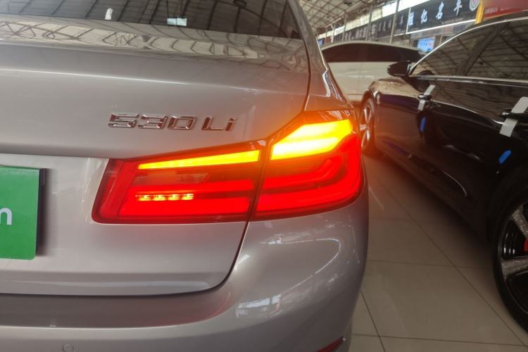 Used BMW 5 Series 2018 530Li Luxury Edition Premium Package
