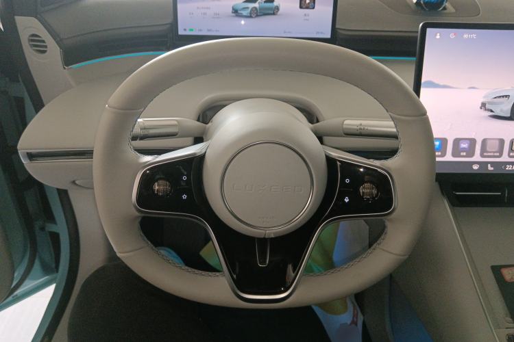 Used Hima Luxeed S7 2025 705 km Pro
