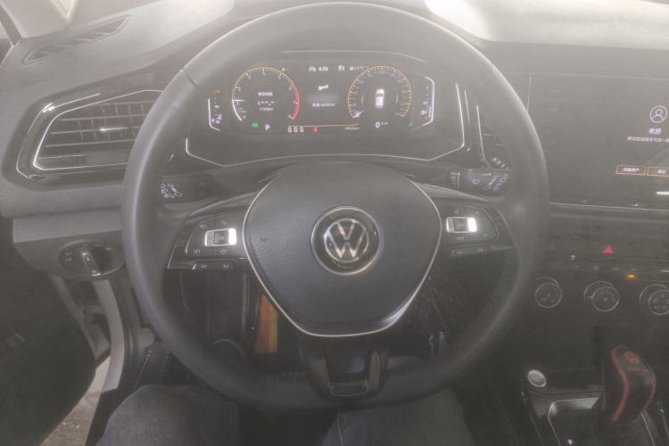 Used Volkswagen T-ROC 2021 280TSI DSG Two-Wheel Drive Comfort Connect Edition
