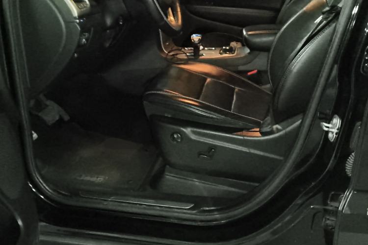 Used  Grand Cherokee (Import) 2014 3.6L Elite Navigation Edition