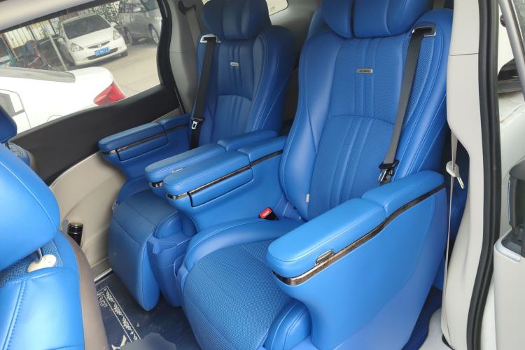 Used Buick GL8 2022 Land Cruiser Executive Class 652T Comfort Model
