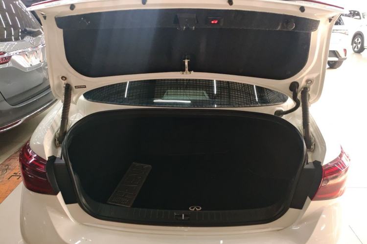 Used Infiniti Q50L 2018 2.0T Enjoyment Edition China V standard