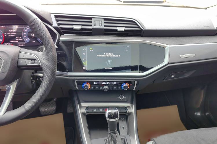 Used Audi Q3 2020 35 TFSI Ambition Dynamic Edition
