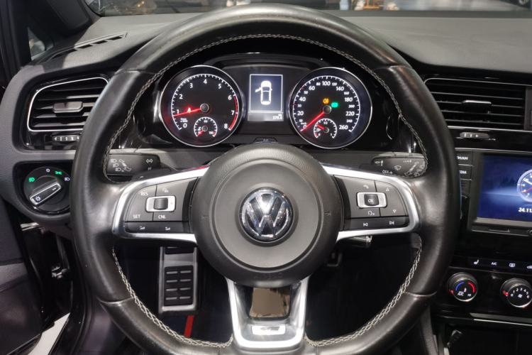 Used Volkswagen Golf 2016 1.4TSI Automatic R-Line
