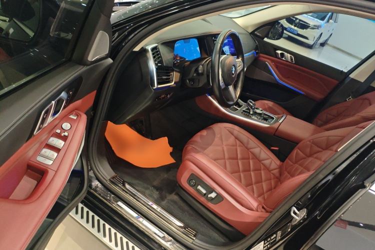 Used BMW X5 2022 Restyled xDrive 30Li Luxury Version M Sport Package
