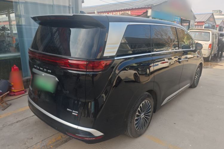 Used Denza D9 2025 DM-i Smart Drive 1020 Four-Wheel Drive Premium Model
