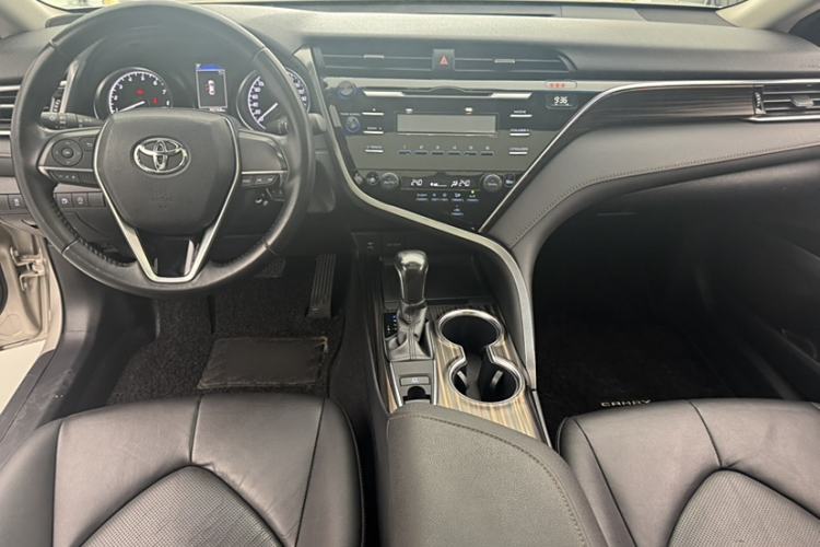 Used Toyota Camry 2018 2.0E Leading Edition
