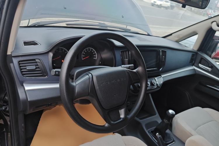 Used FORTHING Lingzhi 2023 M5L 1.6L Base Model 7 Seats