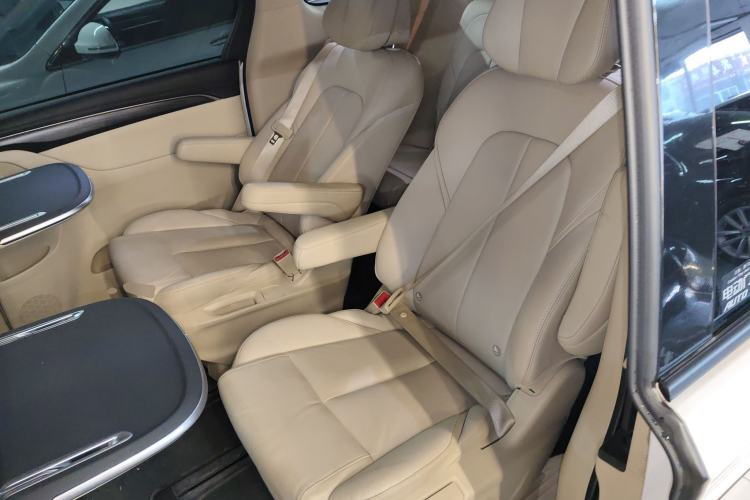 Used Buick GL8 2023 ES Lu Zun Deluxe Model
