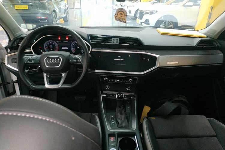 Used Audi Q3 2022 35 TFSI Fashion Dynamic Model
