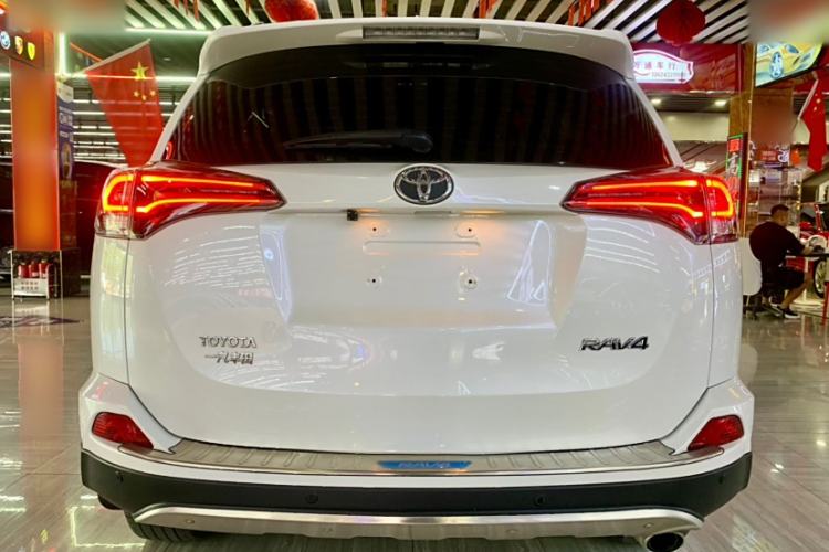 Used Toyota RAV4 2016 2.0L CVT Two-Wheel Drive Urban Edition China V Standard
